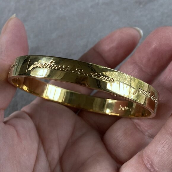 Kate Spade - Bridesmaid Idiom Bangle, gold tone bangle best friend ever engraved - Picture 3 of 10